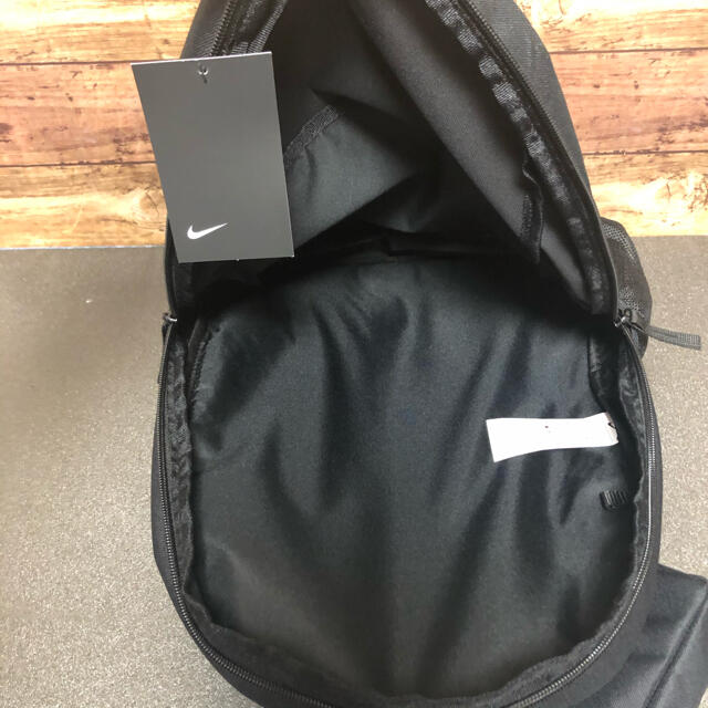 NIKE(ナイキ)の新品 NIKE ナイキリュック ブラック 22L ペンケース ボトルホルダー付き メンズのバッグ(バッグパック/リュック)の商品写真