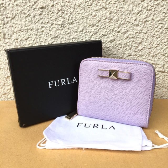 Furla(フルラ)の美品フルラ大人気コイン入れ折りたたみリボン財布バビロン正規品ライラック メンズのファッション小物(折り財布)の商品写真