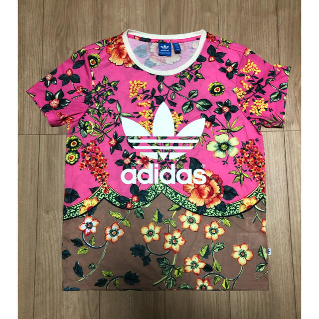 adidas(アディダス)のadidas★Tシャツ レディースのトップス(Tシャツ(半袖/袖なし))の商品写真