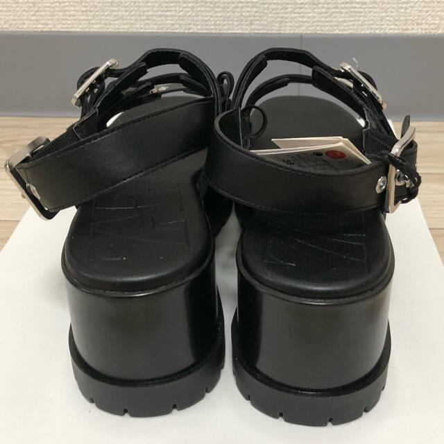 ZARA(ザラ)のZARA 厚底 サンダル 【新品】 レディースの靴/シューズ(サンダル)の商品写真