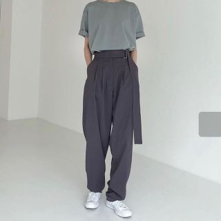 アクネ(ACNE)のハイウエストリラックスパンツ(カジュアルパンツ)