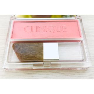 クリニーク(CLINIQUE)のCLINIQUE チーク　ギディピンク（ブラシ付）(チーク)