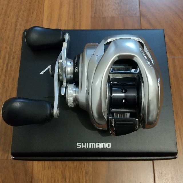 SHIMANO(シマノ)の「cadi様専用」シマノ 16 メタニウム MGL HG LEFT スポーツ/アウトドアのフィッシング(リール)の商品写真