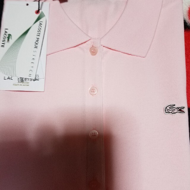 LACOSTE(ラコステ)のベビーピンクの定番ワンポイントポロシャツ レディースのトップス(ポロシャツ)の商品写真