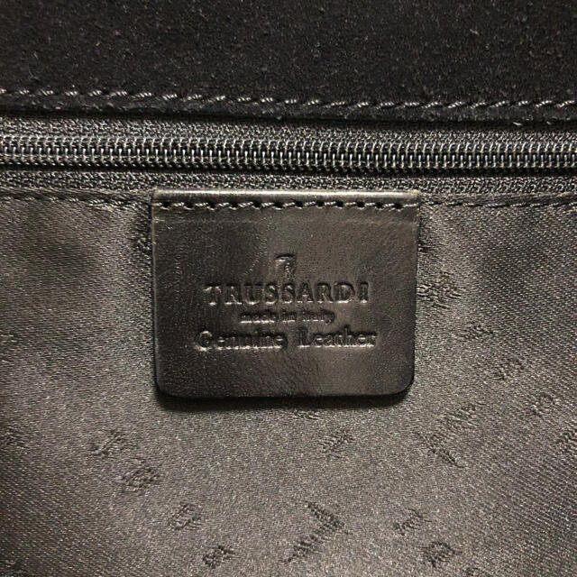 Trussardi(トラサルディ)の美品　トラサルディ　バッグ　黒色　レザー　アニマル柄　　トート　ハンドバッグ レディースのバッグ(トートバッグ)の商品写真