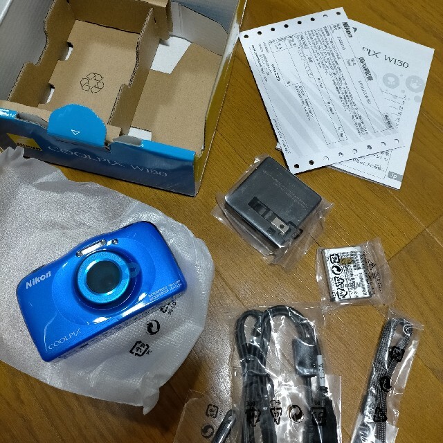 Nikon(ニコン)のNikon COOLPIX W100 BLUE スマホ/家電/カメラのカメラ(コンパクトデジタルカメラ)の商品写真