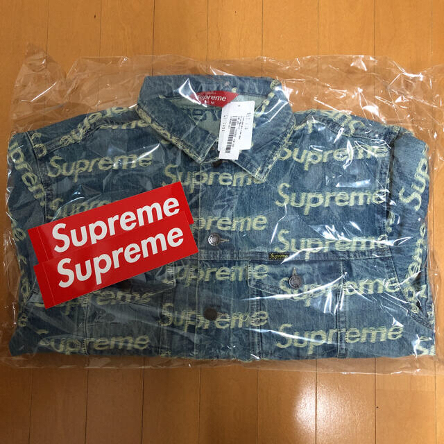 Supreme(シュプリーム)のFrayed Logos Denim Trucker Jacket M メンズのジャケット/アウター(Gジャン/デニムジャケット)の商品写真