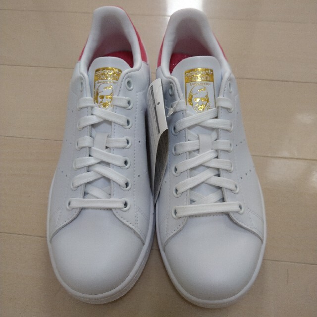 adidas(アディダス)の【新品】アディダス　スタンスミス　ホワイト/ピンク ゴールド 23.5cm レディースの靴/シューズ(スニーカー)の商品写真
