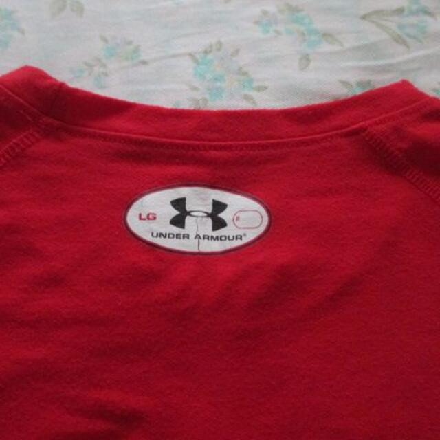 UNDER ARMOUR(アンダーアーマー)のアンダーアーマー　 ｈｅａｔ　ｇｅａｒ　プリントT　赤　サイズＬ メンズのトップス(Tシャツ/カットソー(半袖/袖なし))の商品写真
