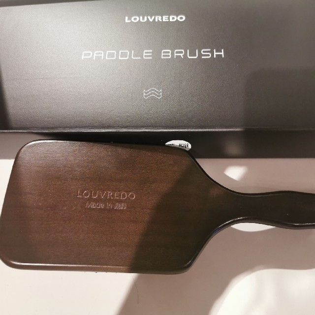 ❤新品★未使用❤LOUVREDO　パドルブラシ コスメ/美容のヘアケア/スタイリング(ヘアブラシ/クシ)の商品写真