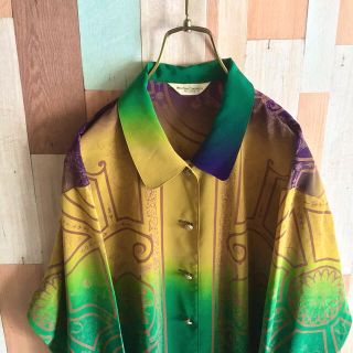 アートヴィンテージ(ART VINTAGE)の古着 vintage 90s デザインシャツ 総柄 天使 金ボタン 緑 紫 黄(シャツ)