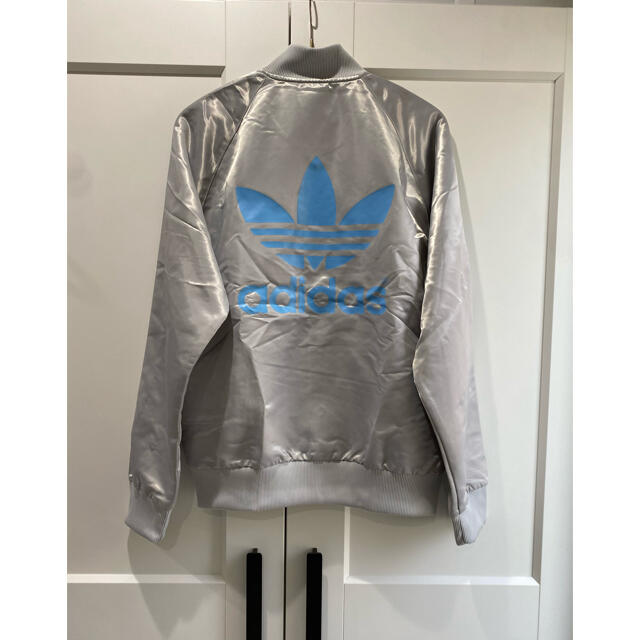 adidas(アディダス)のアディダスオリジナル　MA-1 グレー　ライトブルー メンズのジャケット/アウター(ブルゾン)の商品写真