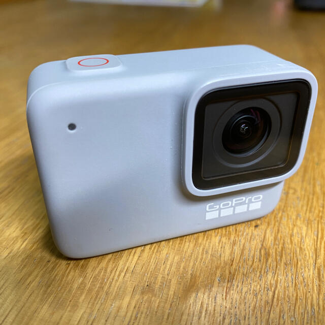 GoPro(ゴープロ)のGo Pro Hero7 WHITE スマホ/家電/カメラのカメラ(コンパクトデジタルカメラ)の商品写真