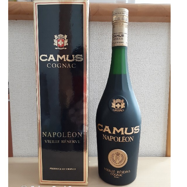 【新品・未開封】CAMUS NAPOLEON(古酒) 食品/飲料/酒の酒(ブランデー)の商品写真