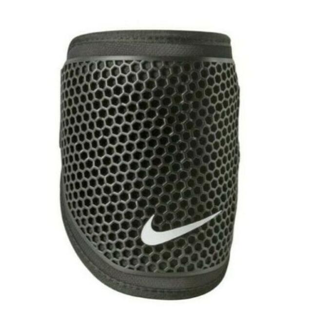 NIKE(ナイキ)の☆USA国内限定発売モデル☆USA NIKE☆☆バッターエルボーガード☆LXL スポーツ/アウトドアの野球(防具)の商品写真