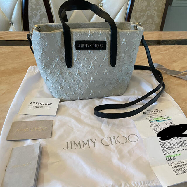 JIMMY CHOO(ジミーチュウ)のJIMMY CHOO エンボス加工スタッズバッグ レディースのバッグ(ハンドバッグ)の商品写真