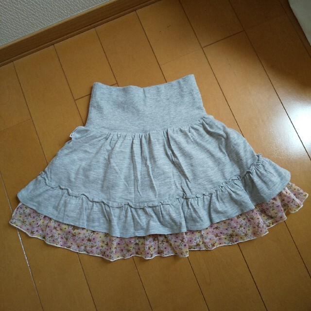 COMME CA ISM(コムサイズム)のコムサイズム 120cm グレー スカート キッズ/ベビー/マタニティのキッズ服女の子用(90cm~)(スカート)の商品写真