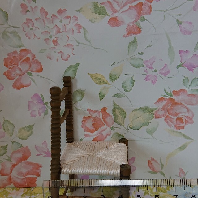 ドールハウスの椅子です。 ハンドメイドのおもちゃ(ミニチュア)の商品写真