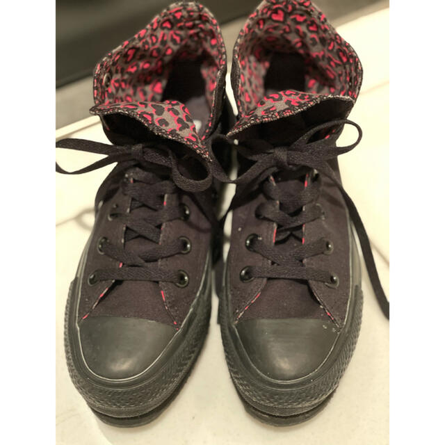 CONVERSE(コンバース)のコンバース　オールスター　ハイカット　厚底　黒　ヒョウ柄　ハート レディースの靴/シューズ(スニーカー)の商品写真