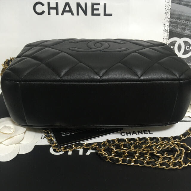 CHANEL(シャネル)のayayamart様専用♡超美品★ シャネルチェーン ショルダーバッグ 正規品 レディースのバッグ(ショルダーバッグ)の商品写真