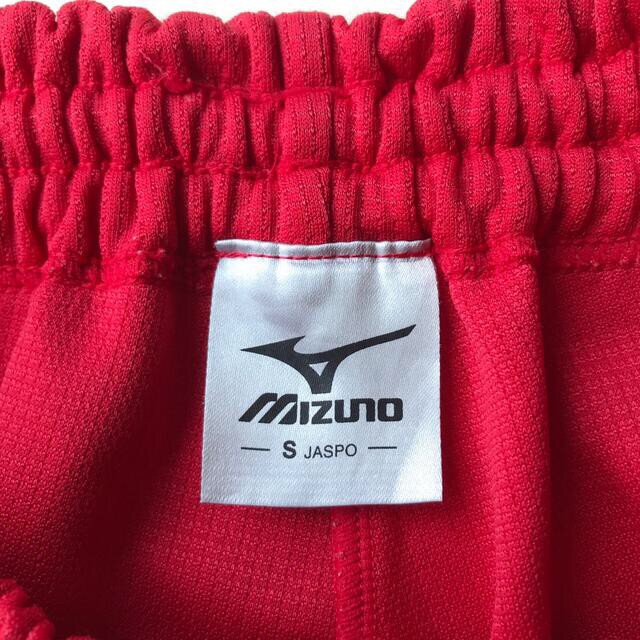MIZUNO(ミズノ)の美品！ミズノ★ハーフパンツ赤:男性用Sサイズ スポーツ/アウトドアのランニング(ウェア)の商品写真
