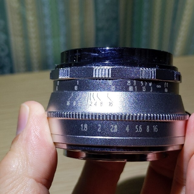 富士フイルム(フジフイルム)のpergear 25mm F1.8 FUJIFILM　xマウント スマホ/家電/カメラのカメラ(レンズ(単焦点))の商品写真