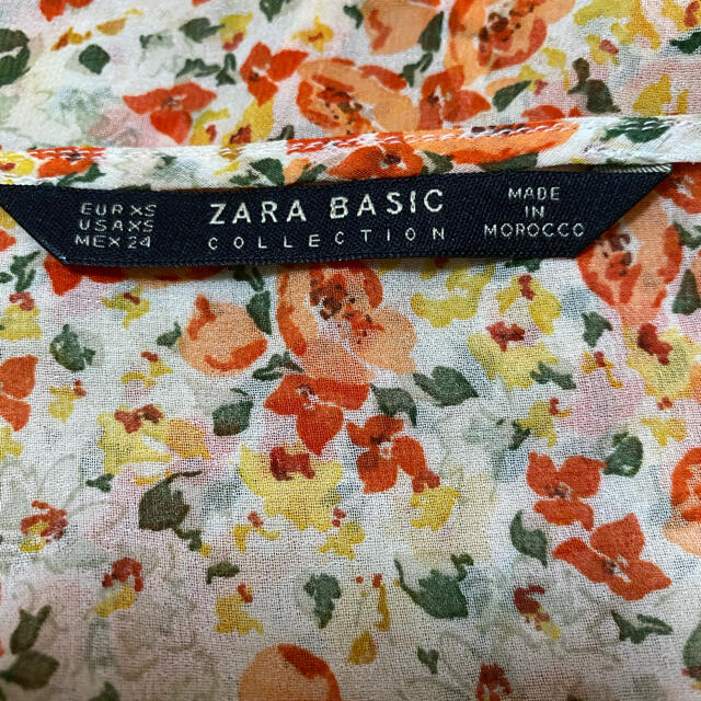 ZARA(ザラ)のZARA 花柄トップス シフォンブラウス フラワープリント 大きめXS  レディースのトップス(シャツ/ブラウス(半袖/袖なし))の商品写真