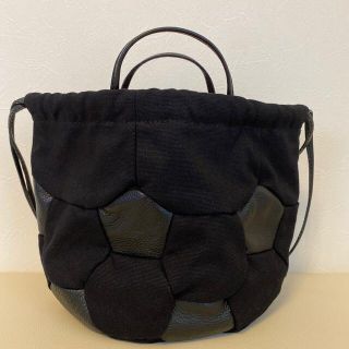 イアパピヨネ(ear PAPILLONNER)のサッカーボール巾着バッグ 美品(トートバッグ)