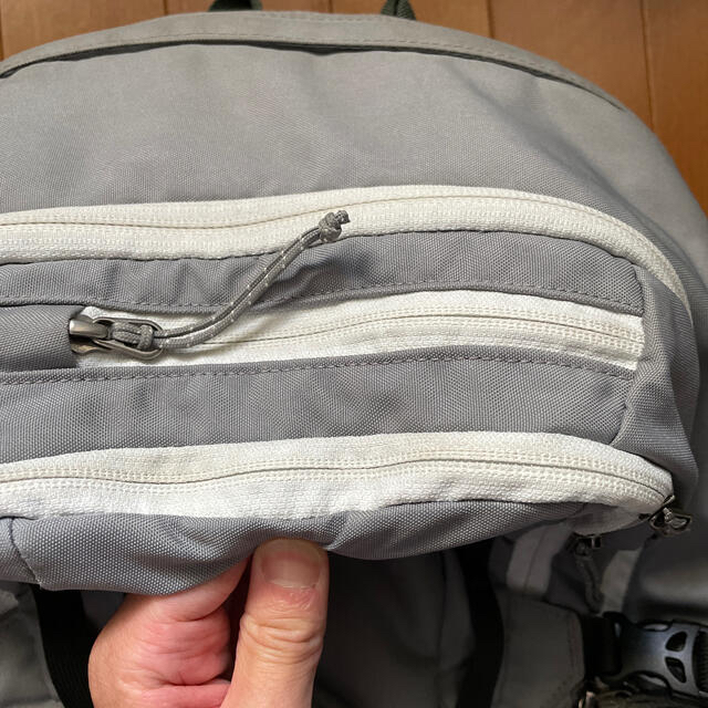 patagonia(パタゴニア)のpatangonia Refugio ２８L グレー メンズのバッグ(バッグパック/リュック)の商品写真