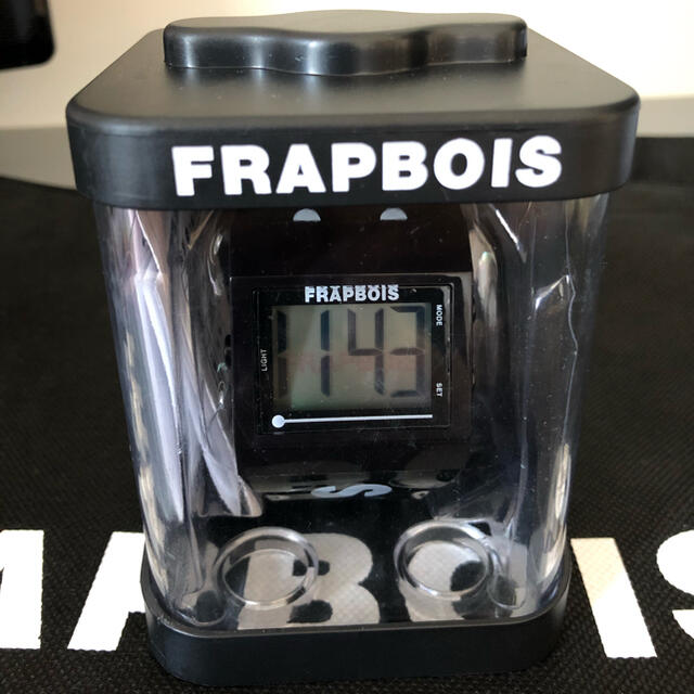 FRAPBOIS(フラボア)のフラボアデジタル腕時計 メンズの時計(腕時計(デジタル))の商品写真