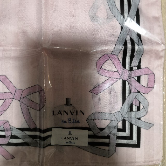 LANVIN en Bleu(ランバンオンブルー)の新品送料込！ランバンオンブルー リボン柄ハンカチ レディースのファッション小物(ハンカチ)の商品写真