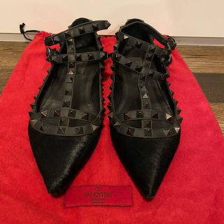 ヴァレンティノ(VALENTINO)の【美品】Valentino フラットシューズ　ブラック　38/24.5cm(ハイヒール/パンプス)