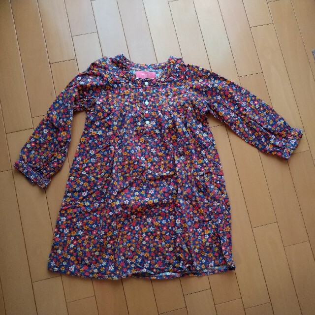 SOMETHING(サムシング)のSOMETHING　チュニック　120 キッズ/ベビー/マタニティのキッズ服女の子用(90cm~)(Tシャツ/カットソー)の商品写真