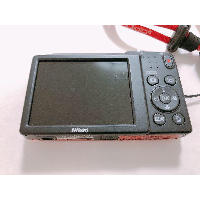 Nikon(ニコン)の【デジカメ】NIKON COOLPIX A100 レッド スマホ/家電/カメラのカメラ(コンパクトデジタルカメラ)の商品写真