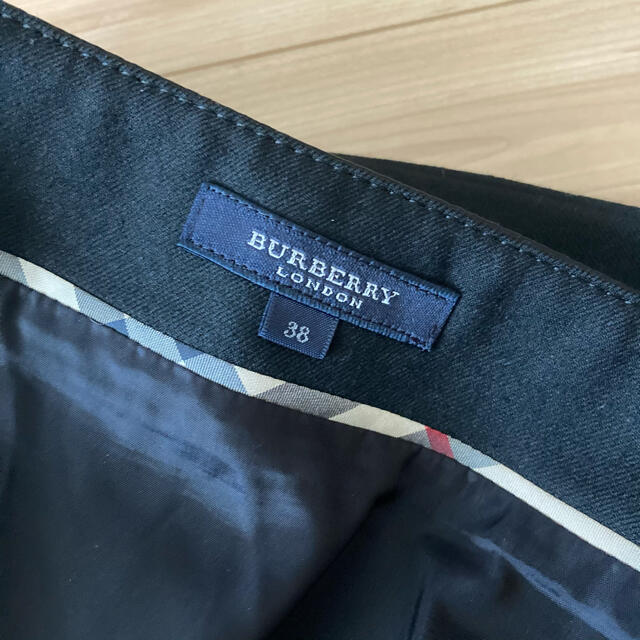 BURBERRY BLUE LABEL(バーバリーブルーレーベル)の美品☆バーバリーロンドン　サテン切り替えスカート レディースのスカート(ひざ丈スカート)の商品写真