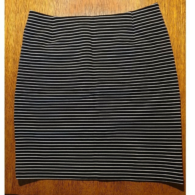 Khaju(カージュ)のSHIPS Khaju  ボーダースカート レディースのスカート(ひざ丈スカート)の商品写真