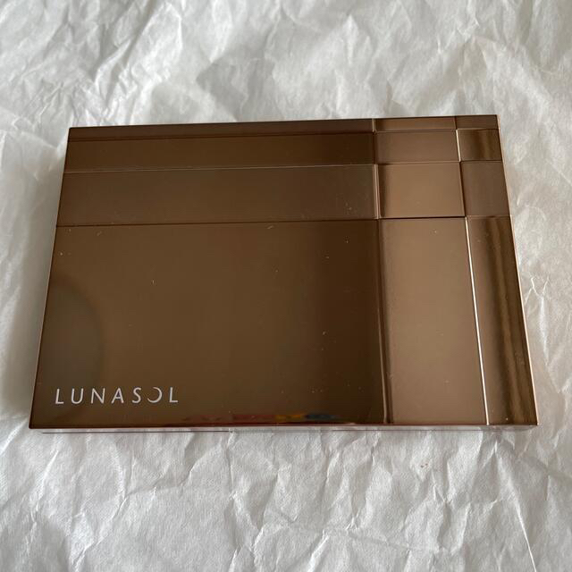 LUNASOL(ルナソル)のルナソル　パウダー　ファンデーションコンパクトa コスメ/美容のベースメイク/化粧品(ファンデーション)の商品写真