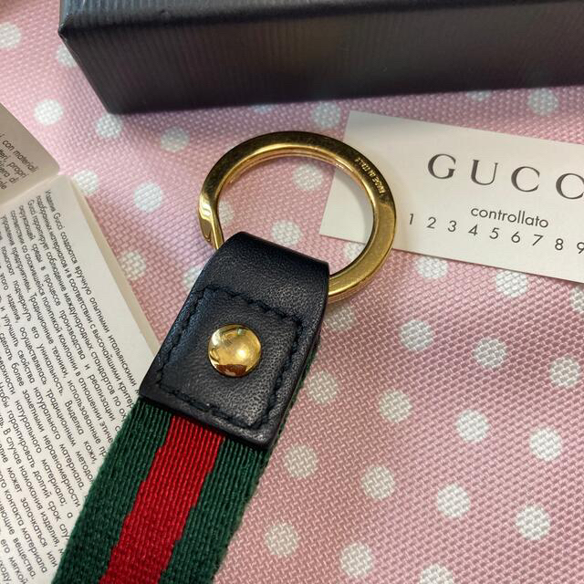 Gucci(グッチ)のGUCCIグッチキーホルダー レディースのファッション小物(キーホルダー)の商品写真