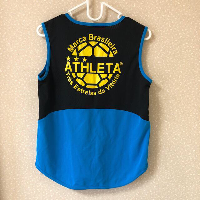 ATHLETA(アスレタ)の値下げ　アスレタ　ノースリーブシャツ　150サイズ スポーツ/アウトドアのサッカー/フットサル(ウェア)の商品写真