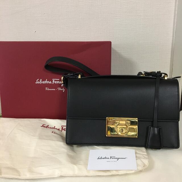 レディースSalvatore Ferragamo ショルダーバック