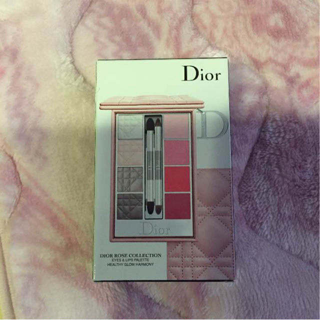 Dior(ディオール)の手数料無料の為値下げ☆Dior コスメ パレット 新品 コスメ/美容のキット/セット(コフレ/メイクアップセット)の商品写真