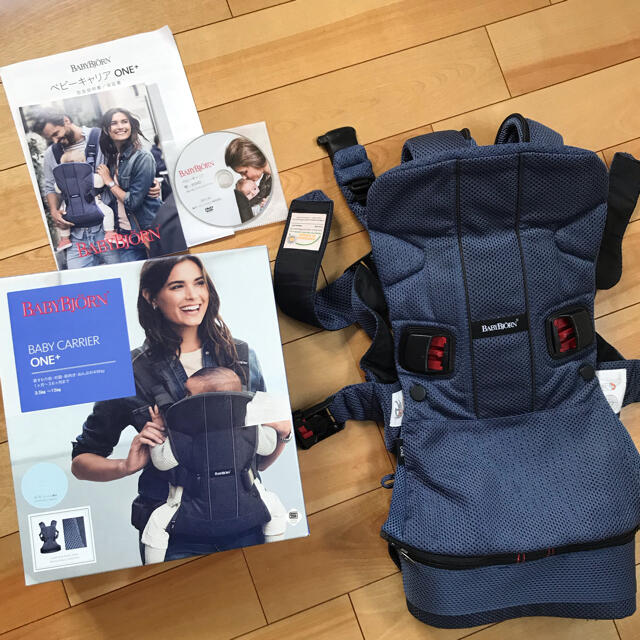 BABYBJORN(ベビービョルン)のベビービョルン　抱っこ紐　ベビーキャリア　one + メッシュ キッズ/ベビー/マタニティの外出/移動用品(抱っこひも/おんぶひも)の商品写真