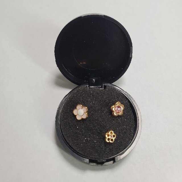 MARY QUANT(マリークワント)の【値下げ】MARY QUANT　ピアス3個セット レディースのアクセサリー(ピアス)の商品写真