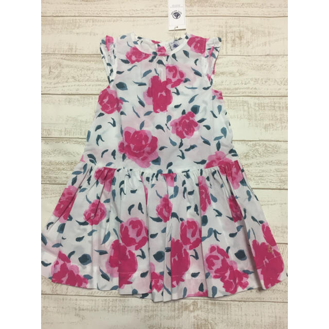 PETIT BATEAU(プチバトー)のプチバトー ポプリンプリントワンピース  4ans 新品 キッズ/ベビー/マタニティのキッズ服女の子用(90cm~)(ワンピース)の商品写真