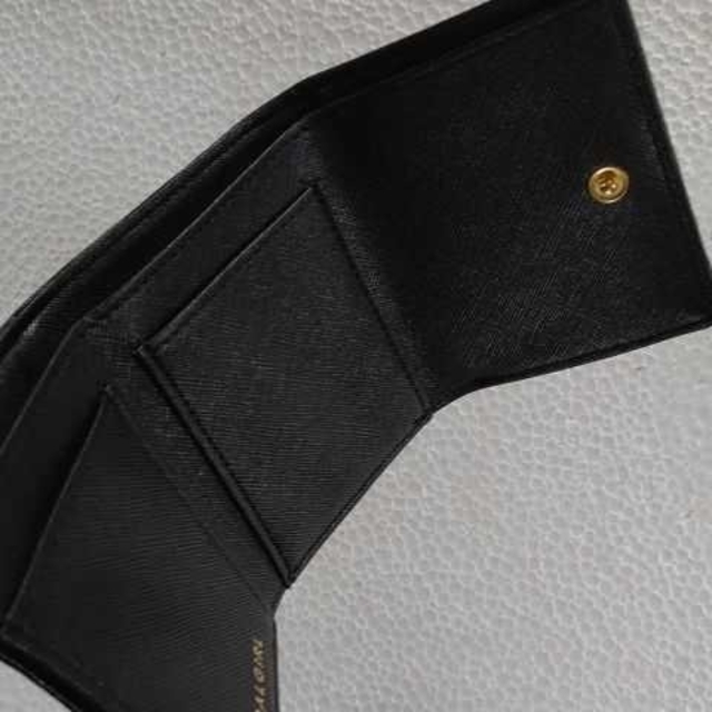 SPIRAL GIRL(スパイラルガール)のスパイラルガール★新品★ロゴ型押し三つ折り財布 ブラック レディースのファッション小物(財布)の商品写真