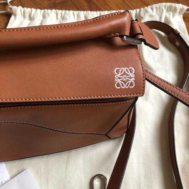 LOEWE(ロエベ)の【美品】国内百貨店購入　LOEWE ロエベ　パズル　スモール レディースのバッグ(ショルダーバッグ)の商品写真