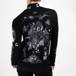 Schelm × isxnot tattoo tops Black Mサイズの通販 by mm｜ラクマ