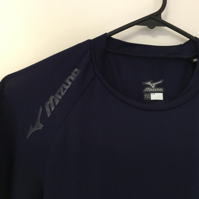 MIZUNO(ミズノ)の中古！ミズノアンダーシャツ・サイズ150・ネイビー スポーツ/アウトドアの野球(ウェア)の商品写真