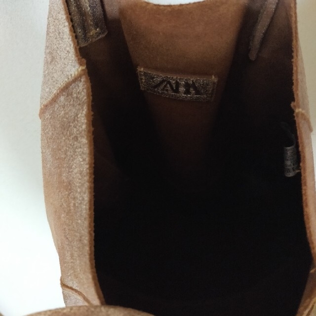 ZARA(ザラ)のzaraザラトートバッグ本皮レザーショルダーバッグカバンbagパピヨネヴュレ レディースのバッグ(トートバッグ)の商品写真