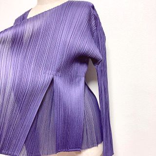 プリーツプリーズイッセイミヤケ(PLEATS PLEASE ISSEY MIYAKE)の自己紹介👀✅腰下デザインカーディガン 超美品 プリーツプリーズ(カーディガン)